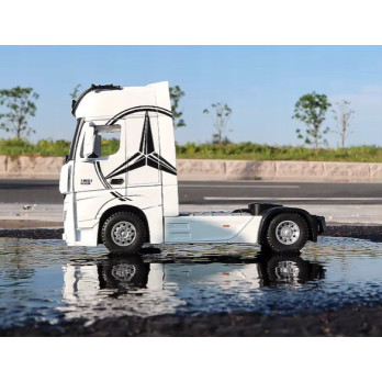 MODEL SAMOCHODU 1:24 MERCEDES-BENZ CIĘŻARÓWKA ACTROS BIAŁY DŹWIĘK ŚWIATŁO