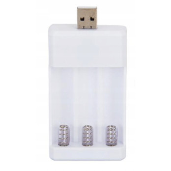 ZESTAW 4 SZTUK BATERII AAA 700mAh Z UNIWERSALNĄ ŁADOWARKĄ USB 1.2V