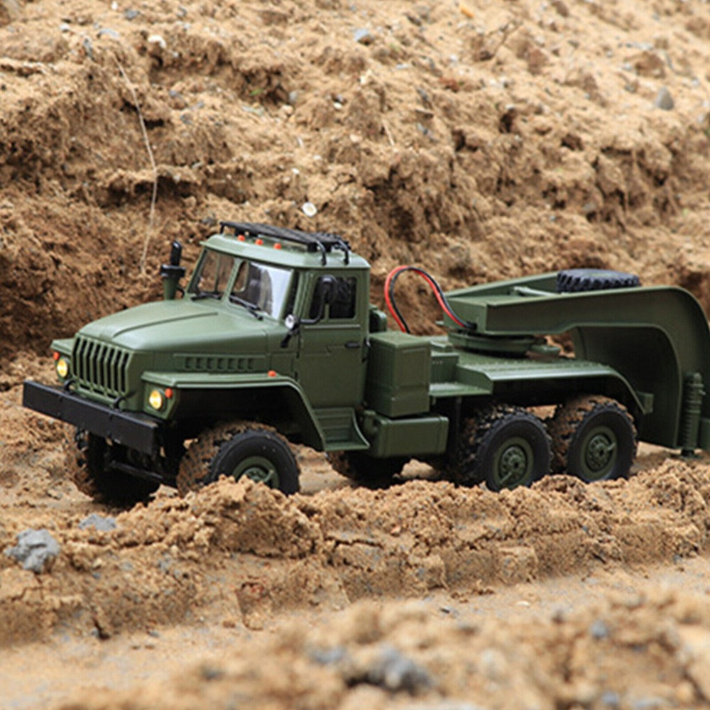 WOJSKOWY SAMOCHÓD ZDALNIE STEROWANY URAL MILITARY Z PRZYCZEPĄ 1/16 PREZENT