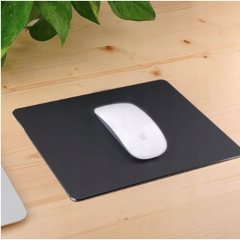 ALUMINIOWA PODKŁADKA POD MYSZKĘ NA BIURKO 24 x 18CM RÓŻNE KOLORY
