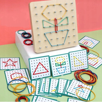 TWORZENIE WZORÓW I KSZTAŁTÓW ZABAWKA EDUKACYJNA GEOBOARD ZESTAW KREATYWNY