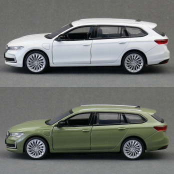 SKODA SUPERB COMBI METALOWY MODEL SAMOCHODU 1:35 DŹWIĘK ŚWIATŁO BIAŁY