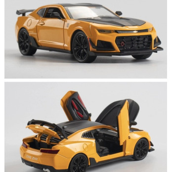 CHEVROLET CAMARO BUMBLEBEE 1:24 METALOWY MODEL AUTO ŚWIATŁA DŹWIĘK ŻÓŁTY