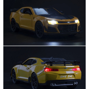 CHEVROLET CAMARO BUMBLEBEE 1:24 METALOWY MODEL AUTO ŚWIATŁA DŹWIĘK ŻÓŁTY