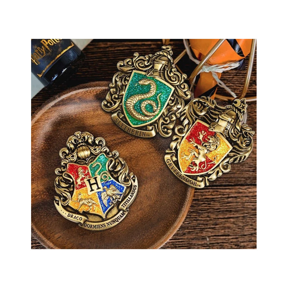 HARRY POTTER KOLEKCJONERSKA METALOWA ODZNAKA HERB GRYFFINDOR I INNE 1 SZT