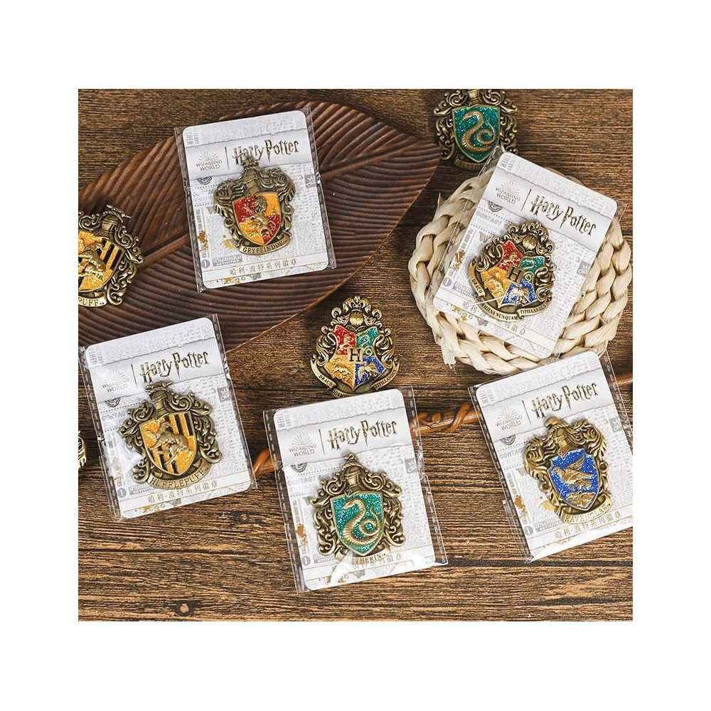 HARRY POTTER KOLEKCJONERSKA METALOWA ODZNAKA HERB GRYFFINDOR I INNE 1 SZT