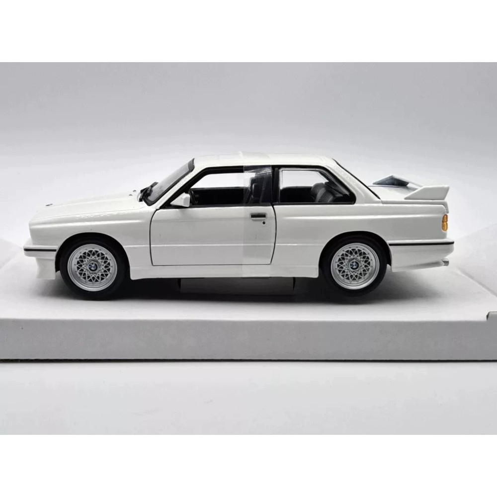 BMW M3 E30 MODEL METALOWY 1:24 DIE CAST ŚWIATŁA DŹWIĘK OTWIERANY BIAŁY
