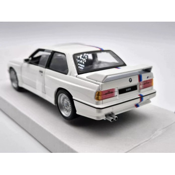 BMW M3 E30 MODEL METALOWY 1:24 DIE CAST ŚWIATŁA DŹWIĘK OTWIERANY BIAŁY